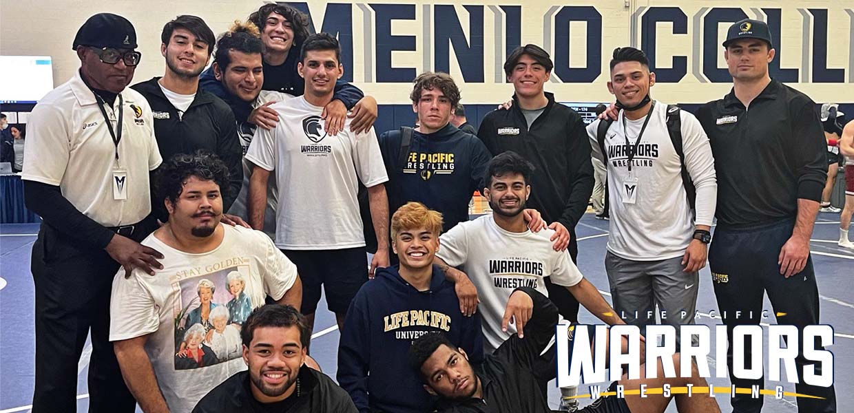 Men's Wrestling Kicks Off Season with Menlo Open Tournament