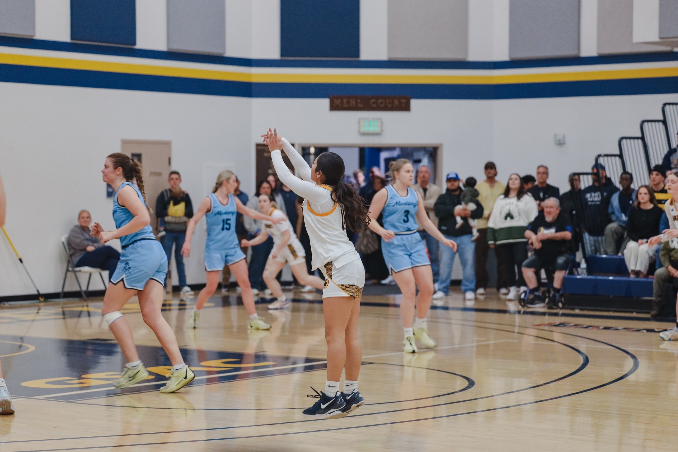 Warriors Earn First-Ever Win Over La Verne Behind Explosive Offensive Night, Improve to 4&ndash;1